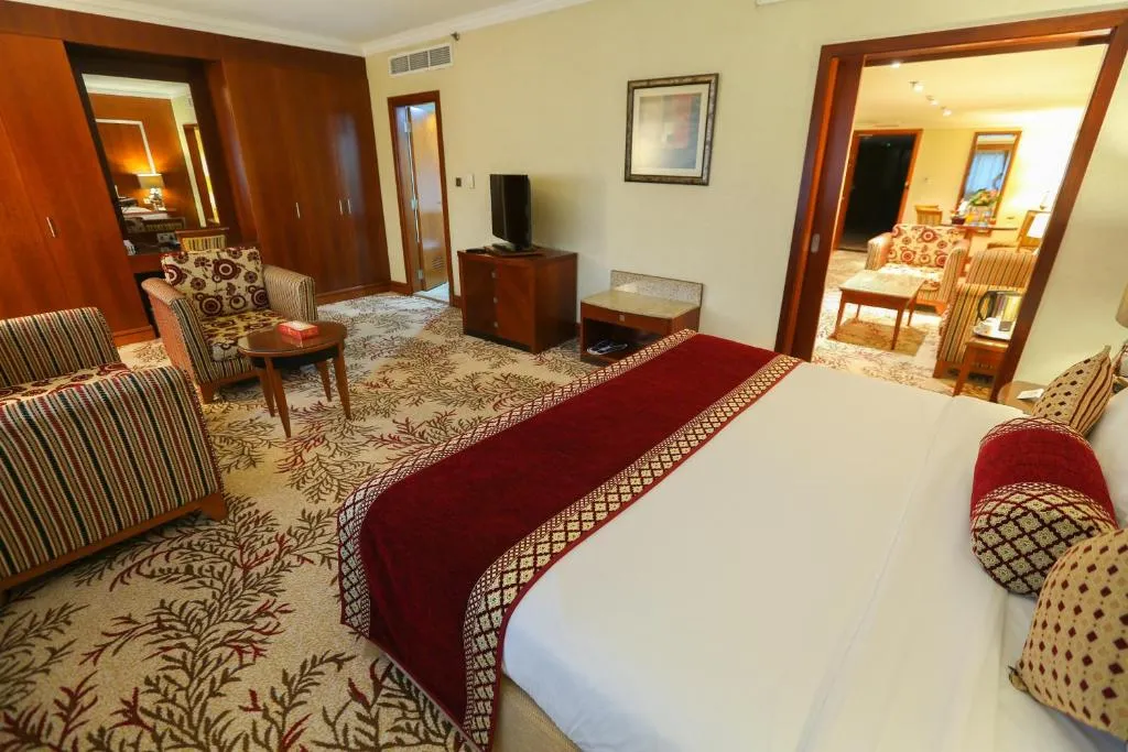 Family Suite (2 Adults + 2 Children)